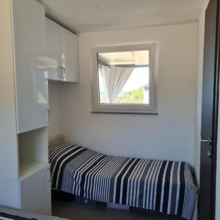 Mobile Nina Apartment